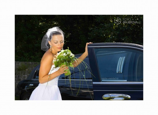 Svatební den-limuzína
